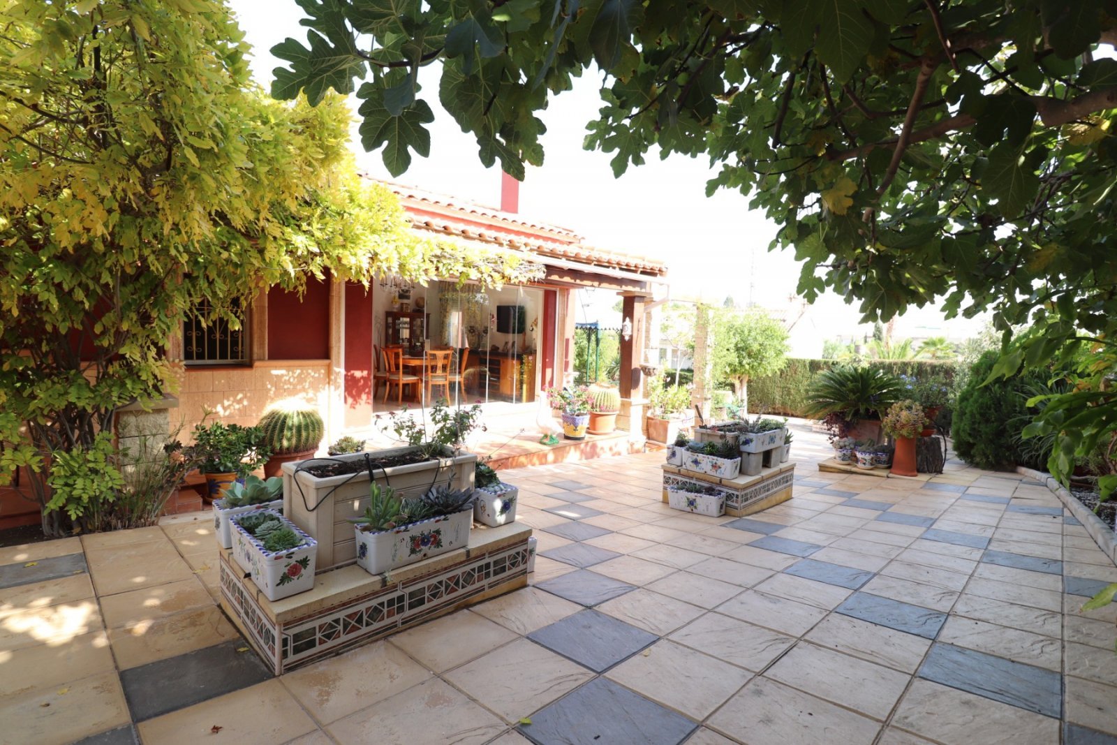 Luxusvilla mit Pool &amp; Traumblick