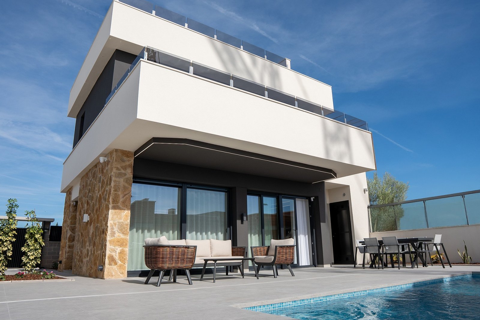 Exklusive Villa mit Privatpool und Parkplatz