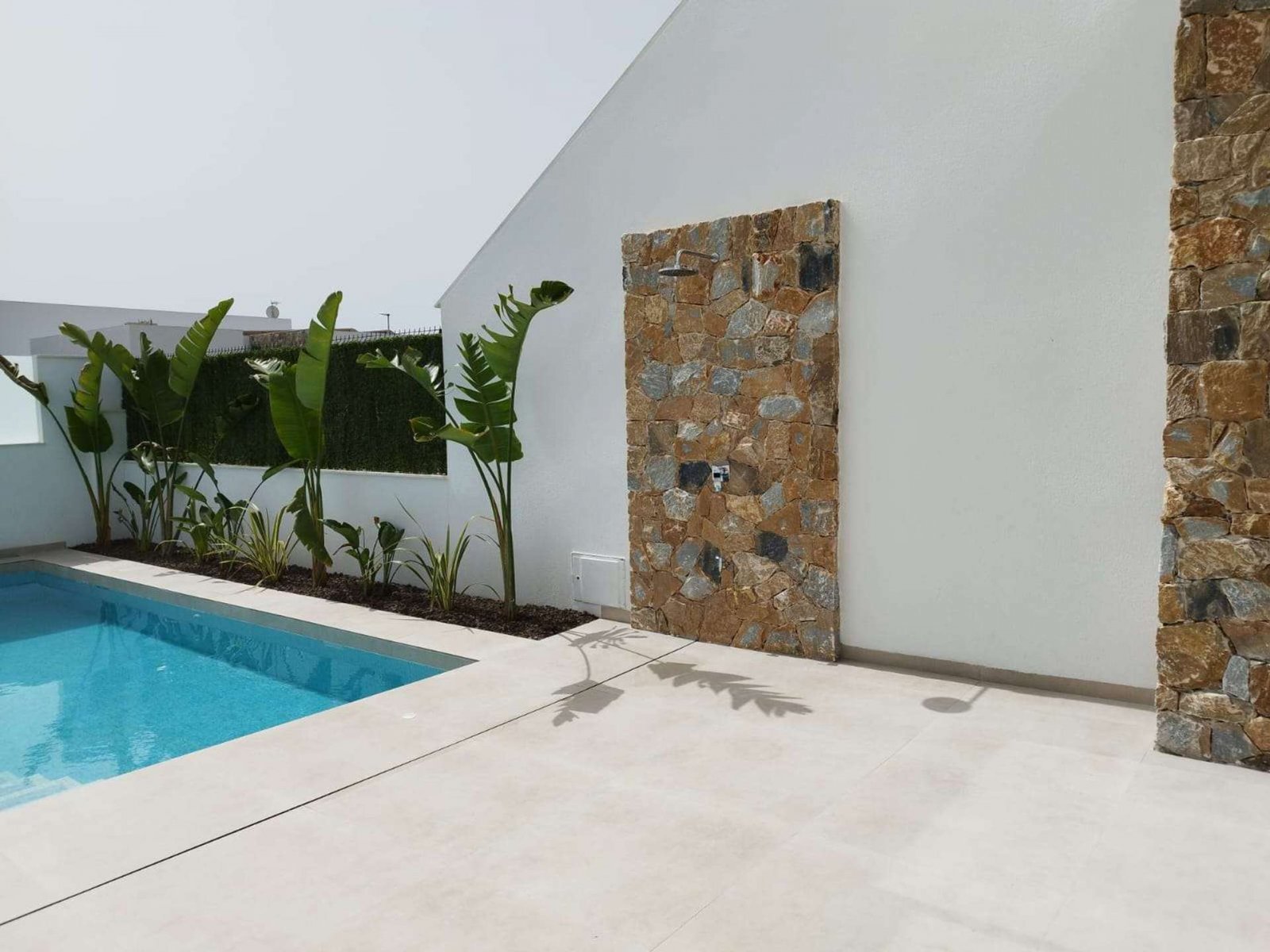 Luxus Eck-Villa mit privatem Pool