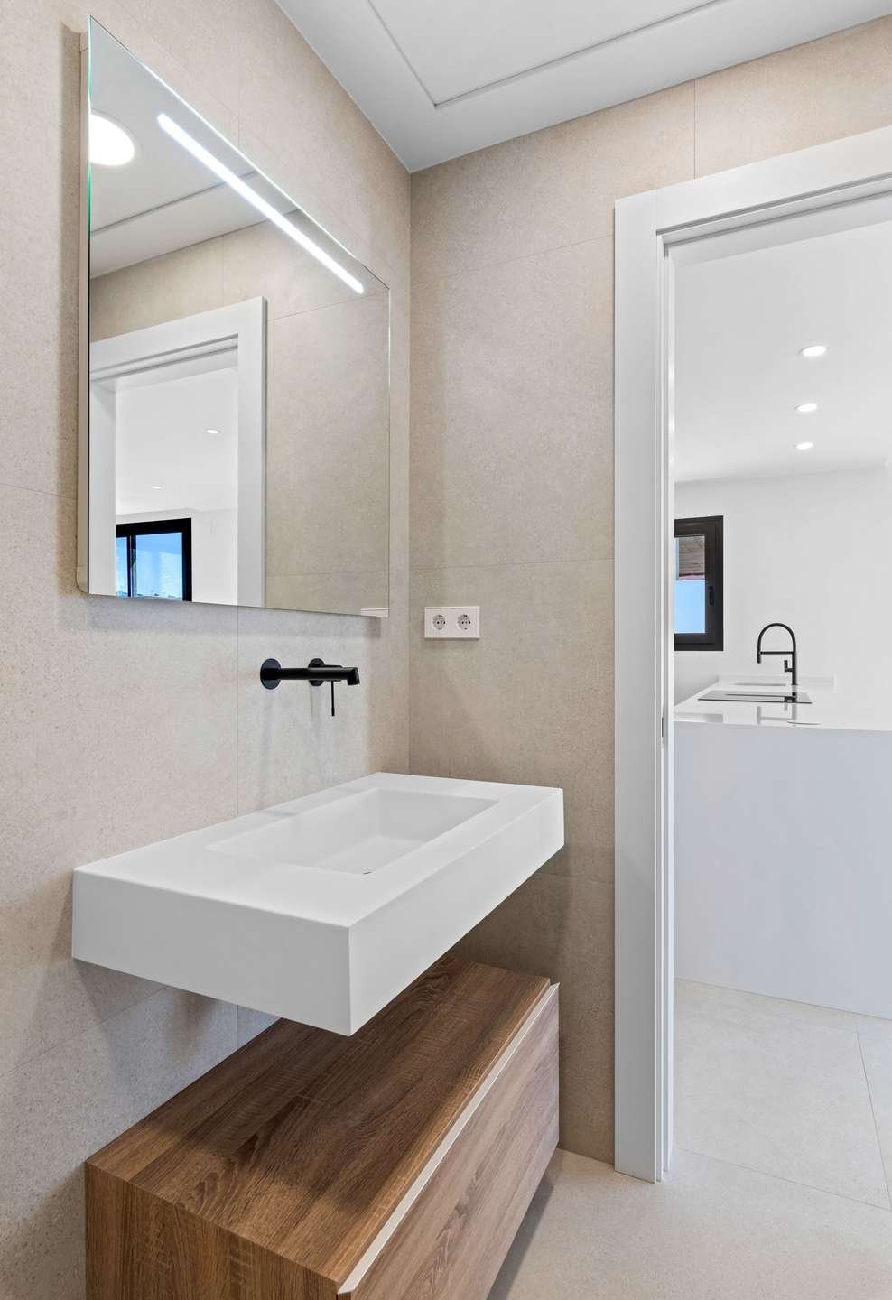Luxus Eck-Villa mit privatem Pool