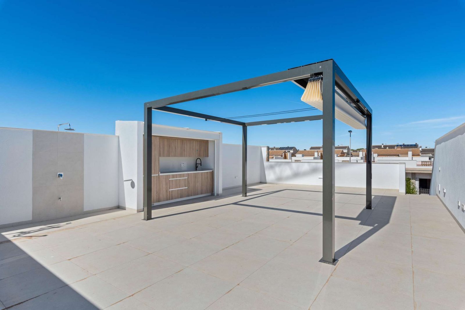 Luxus Eck-Villa mit privatem Pool