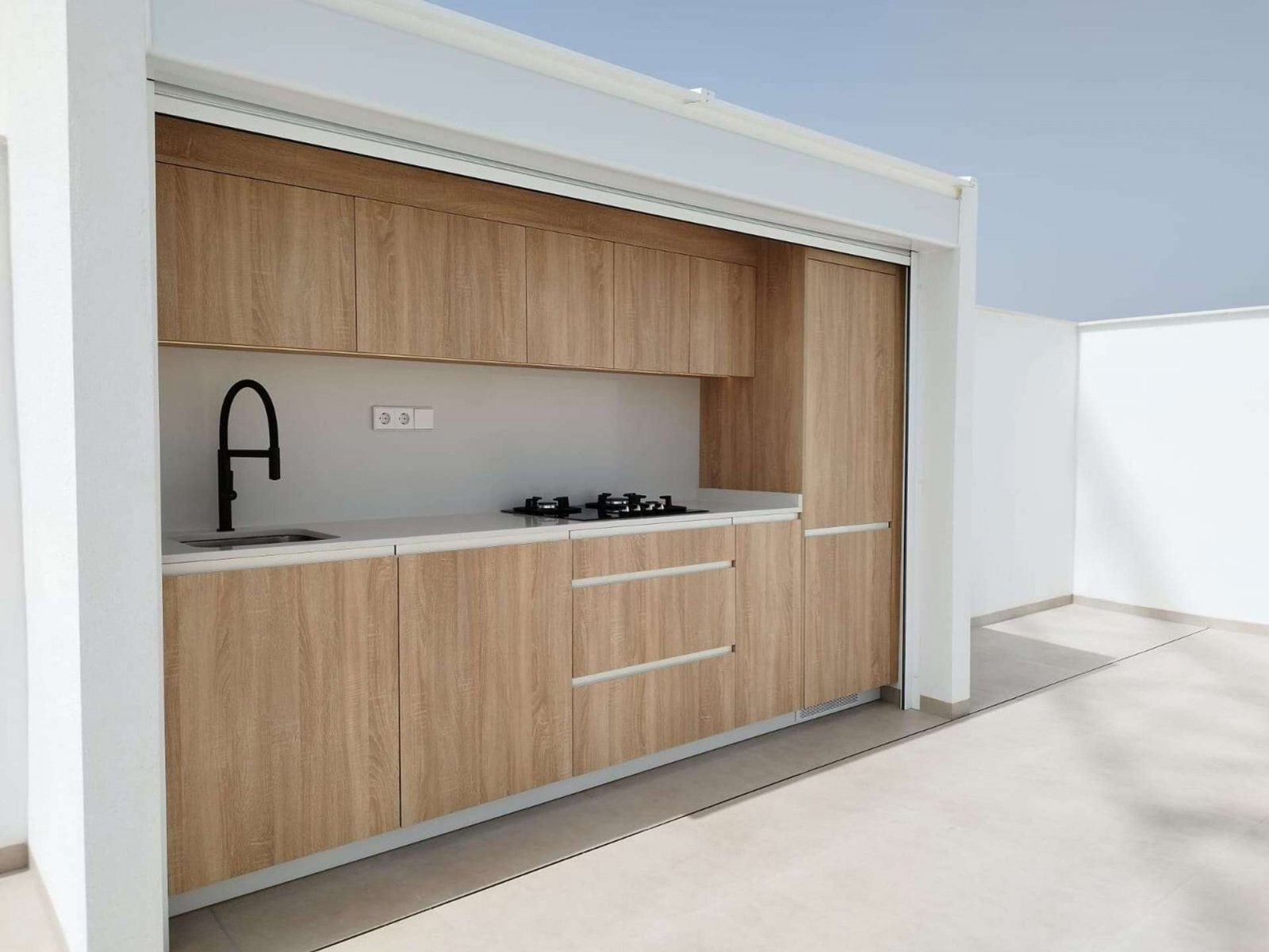 Luxus Eck-Villa mit privatem Pool