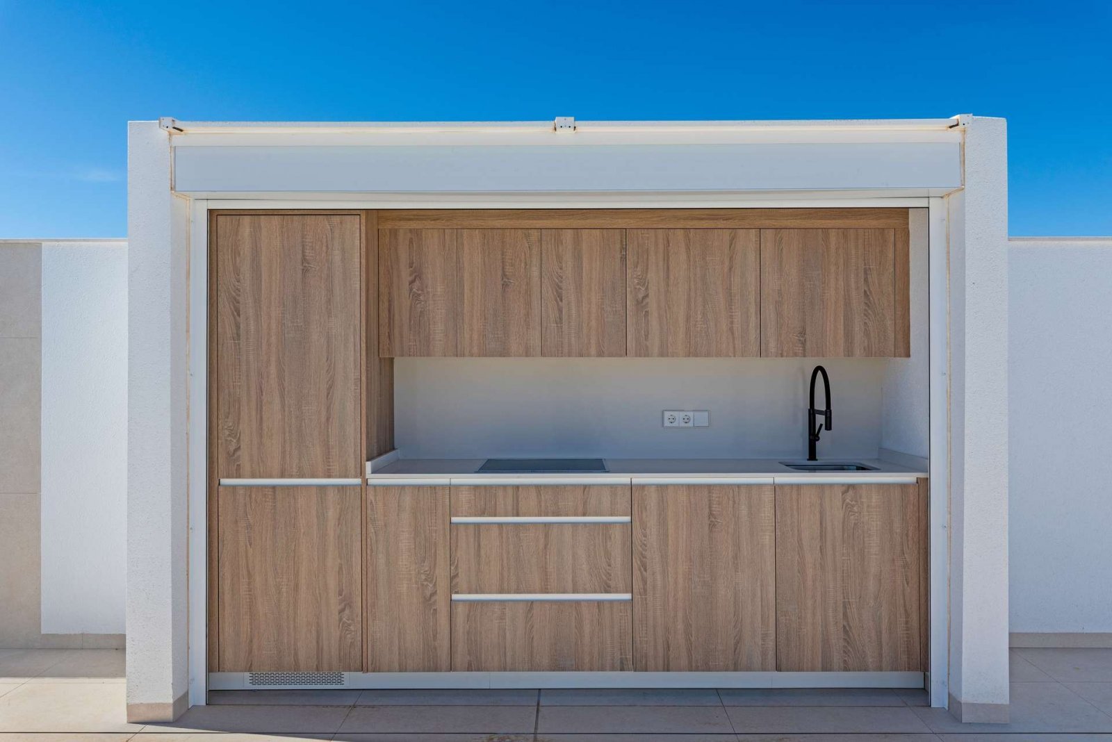 Luxus Eck-Villa mit privatem Pool