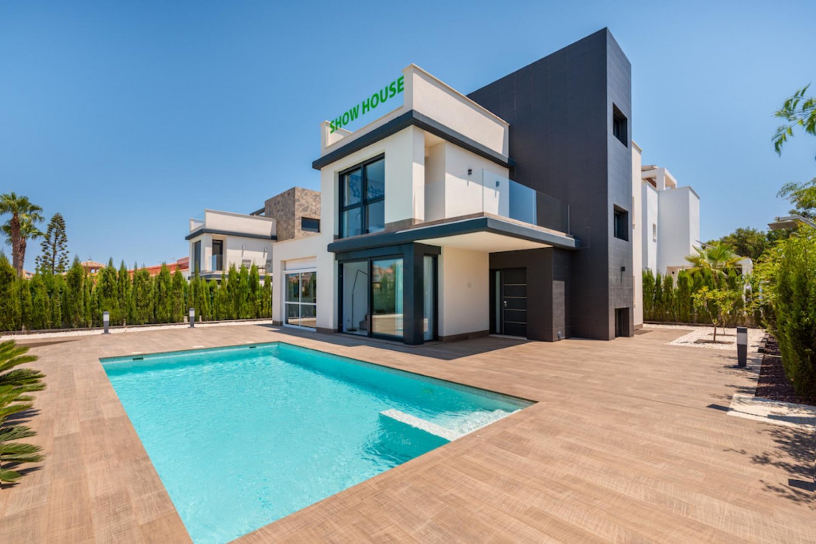 Exklusive Villa nur 300 m vom Strand