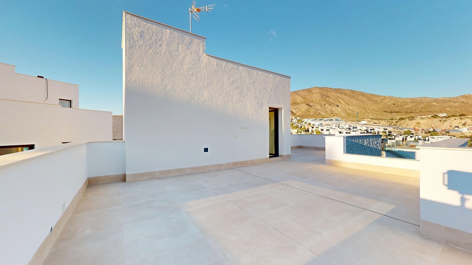 Moderne Villa mit Solarium und Pool