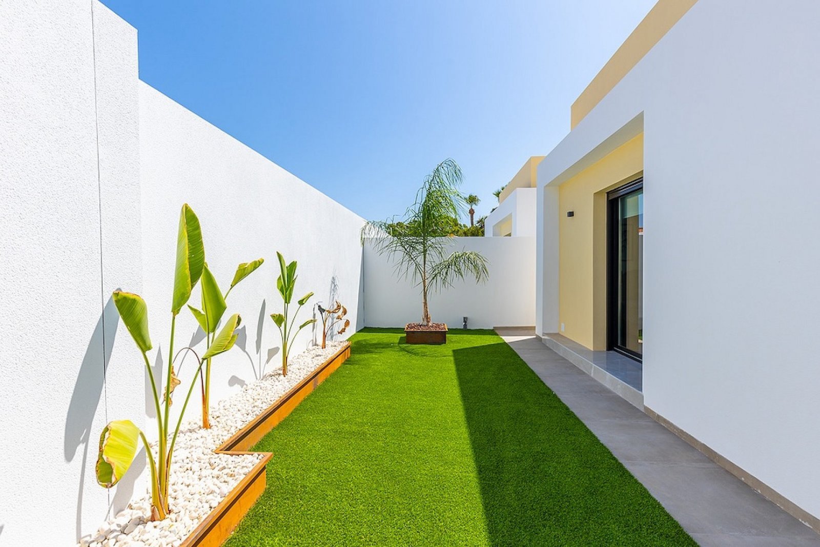 Ihr Traumhaus mit Pool und Garten