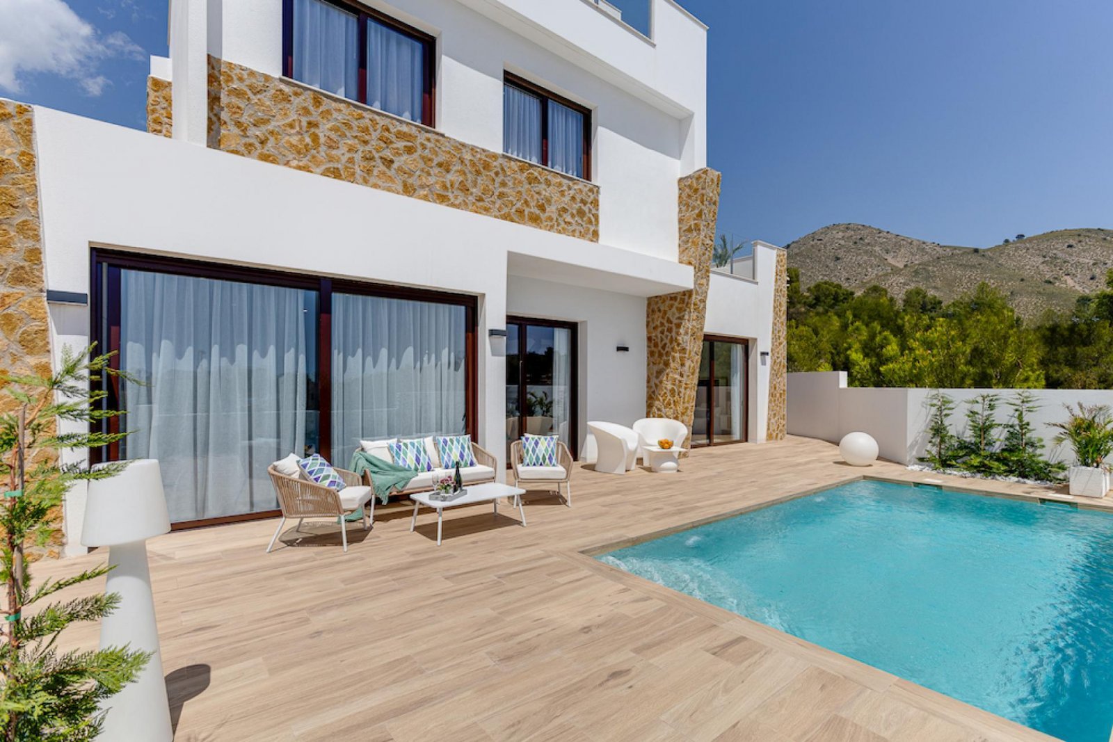 Moderne Villa mit 360° Panorama und Meerblick