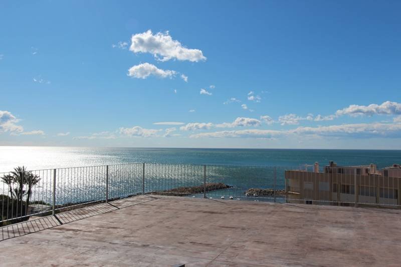 Exklusive Traumvilla mit fantastischem Meerblick, privatem Pool &amp; Aufzug
