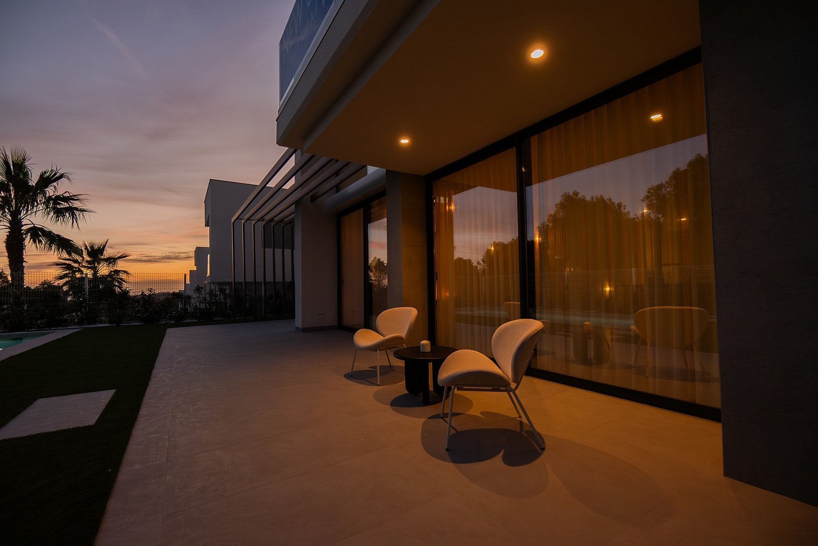 Moderne Villa mit Terrasse &amp; Garten