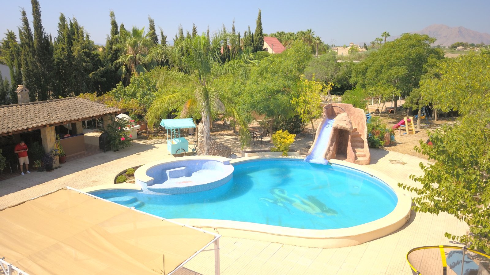 Exklusive Landresidenz mit Pool, BBQ-Bereich und herrlichen Ausblicken