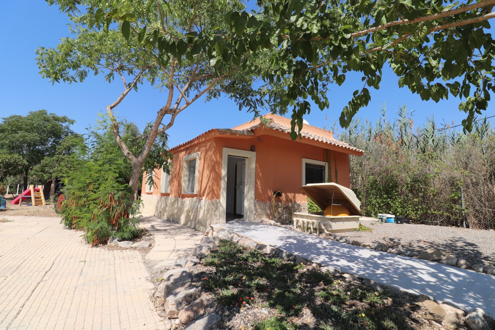 Exklusive Landresidenz mit Pool, BBQ-Bereich und herrlichen Ausblicken