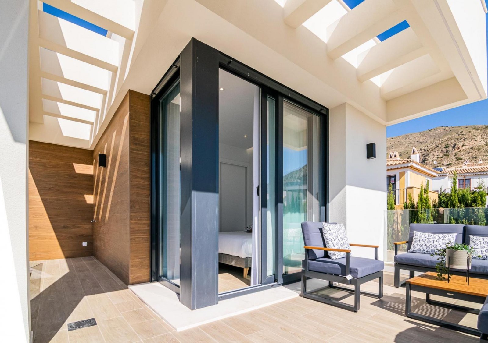 Luxusvilla mit Privatpool & Meerblick