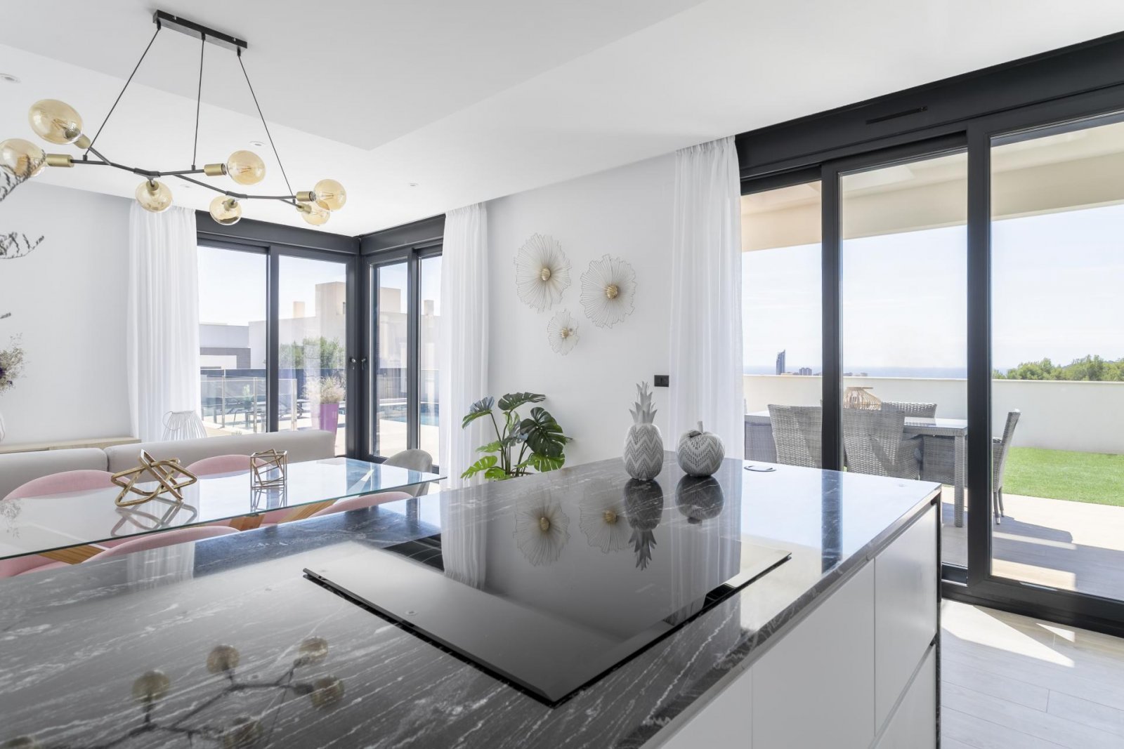 Luxusvilla mit Privatpool & Meerblick