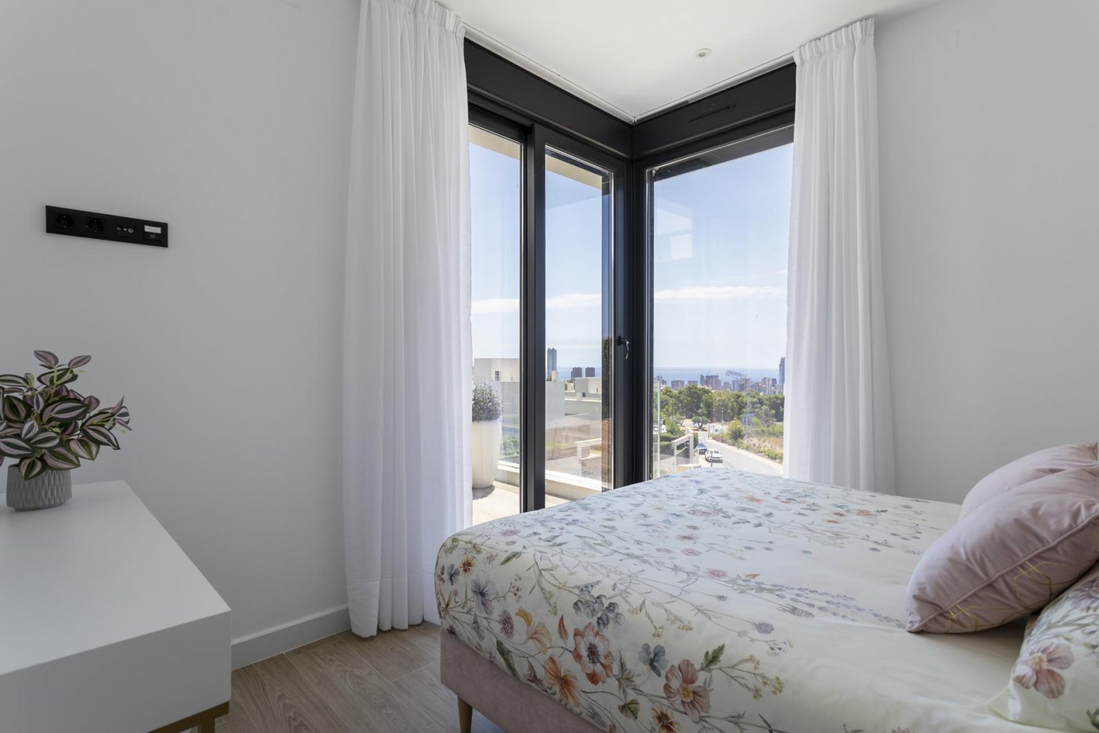 Luxusvilla mit Privatpool & Meerblick