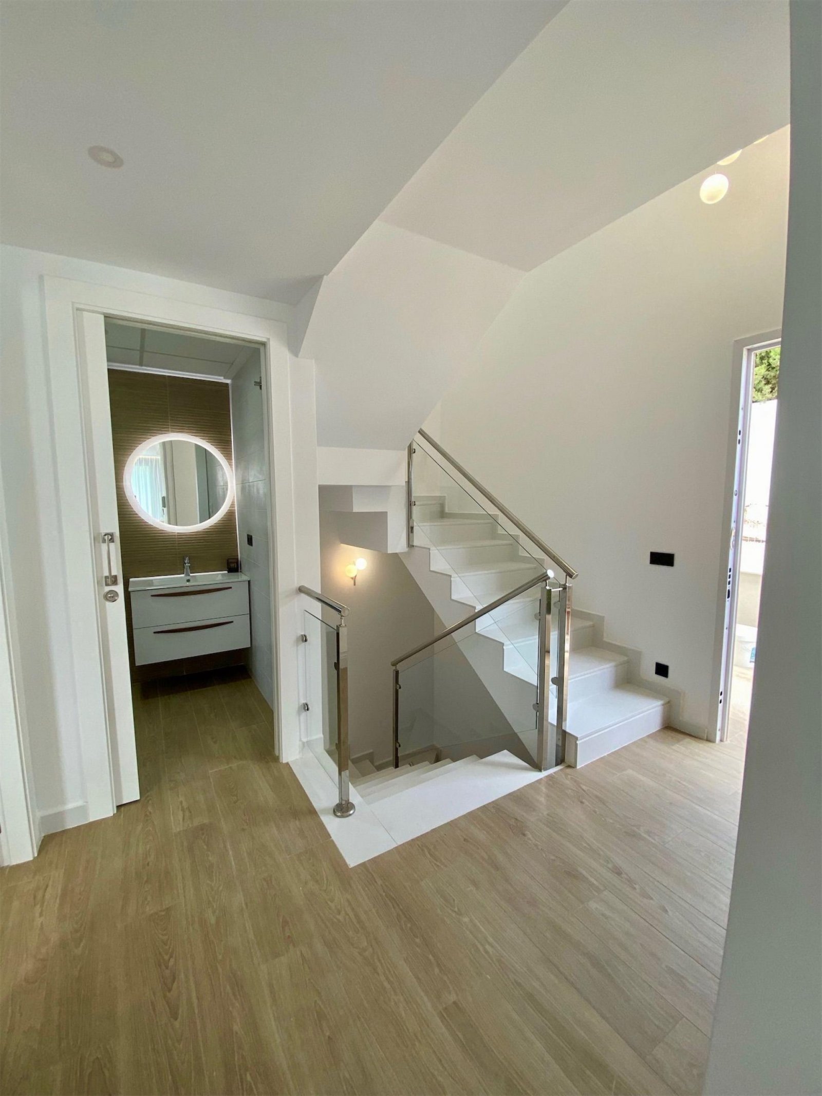 Luxusvilla mit Privatpool & Meerblick