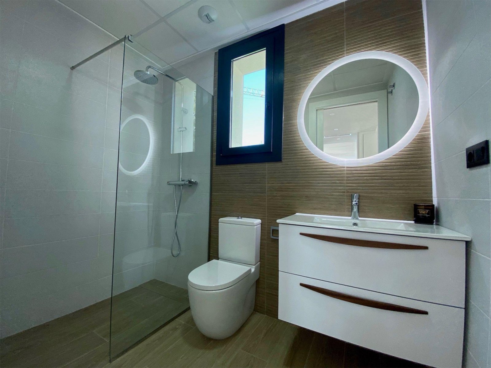 Luxusvilla mit Privatpool & Meerblick