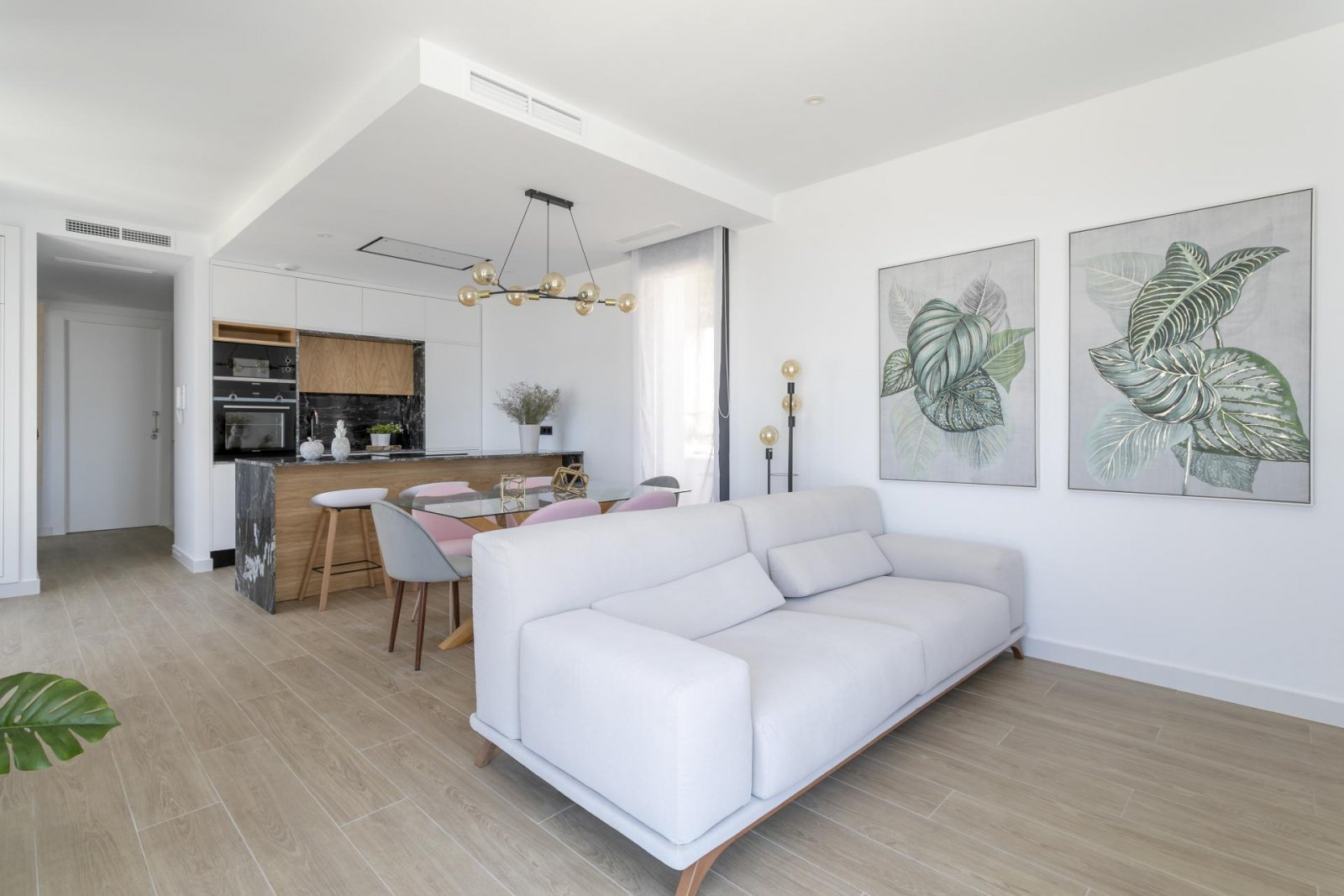Luxusvilla mit Privatpool & Meerblick