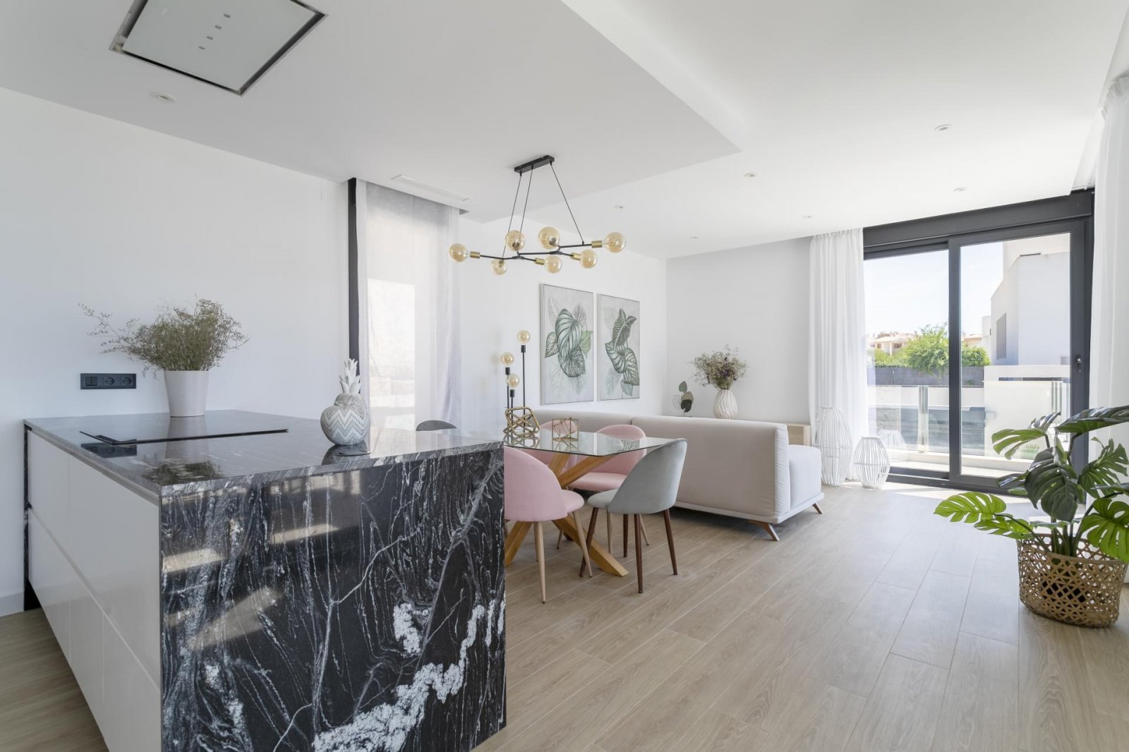 Luxusvilla mit Privatpool & Meerblick