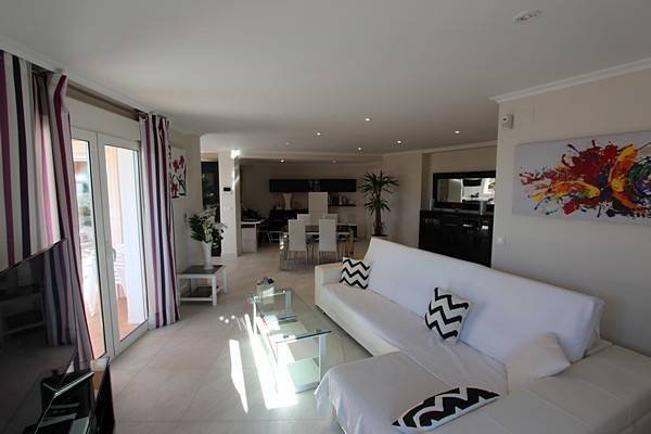 Beeindruckende Villa mit fantastischem Meerblick und Privatpool