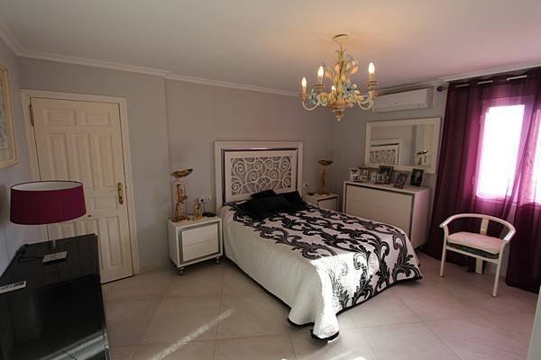 Beeindruckende Villa mit fantastischem Meerblick und Privatpool