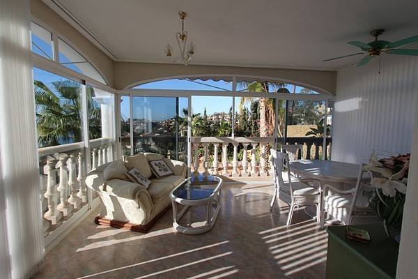 Beeindruckende Villa mit fantastischem Meerblick und Privatpool