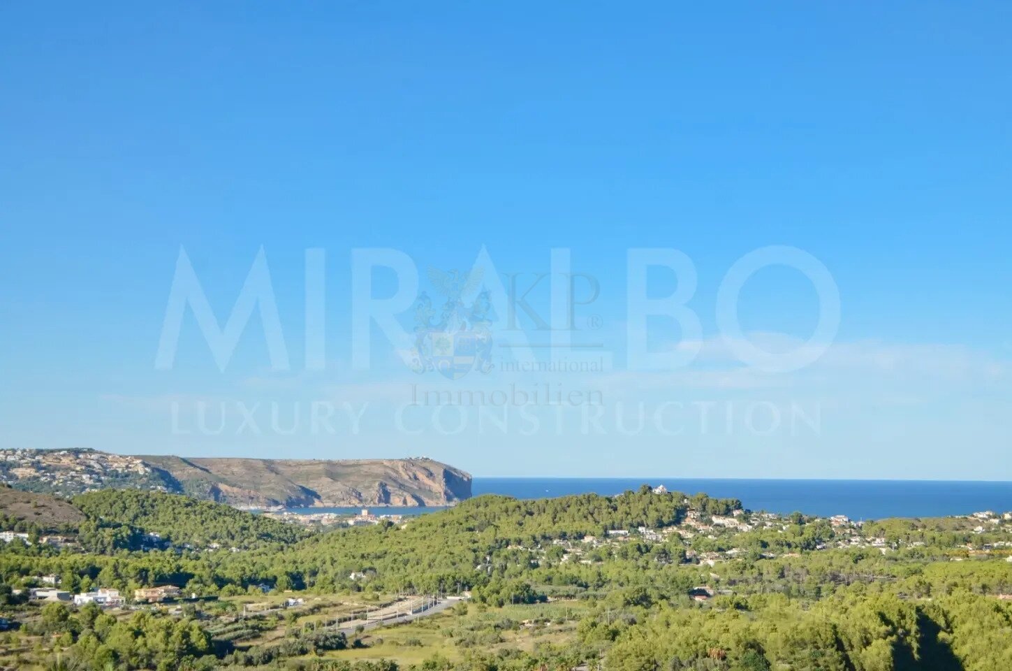 ***Moderne Villa Odon in hochwertiger Wohngegend mit Berg- und Meerblick***