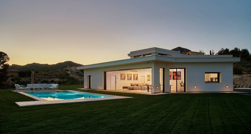 Luxuriöse Designer-Villa mit Panoramablick und High-End Ausstattung