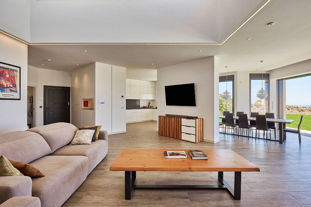 Luxuriöse Designer-Villa mit Panoramablick und High-End Ausstattung