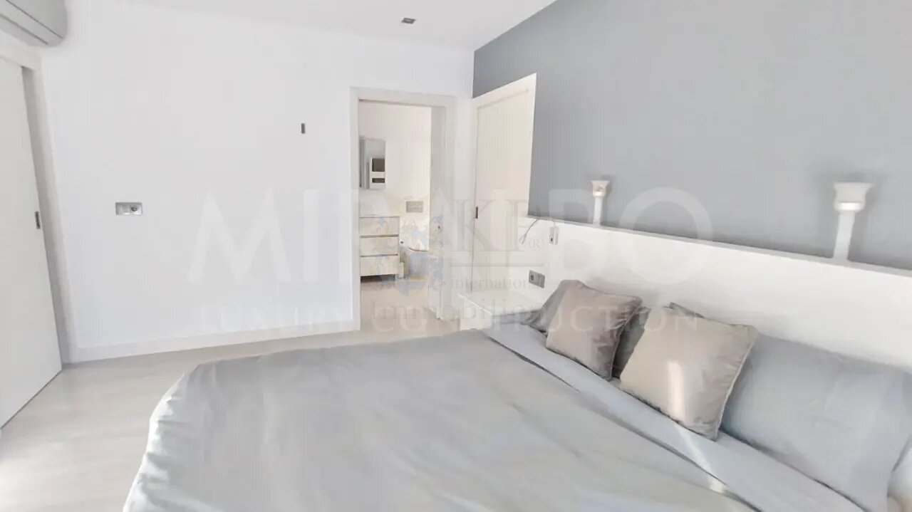 ***Ruhige und private Villa Caleta nur einen kurzen Spaziergang vom Sandstrand und der exklusiven Cala Blanca entfernt***