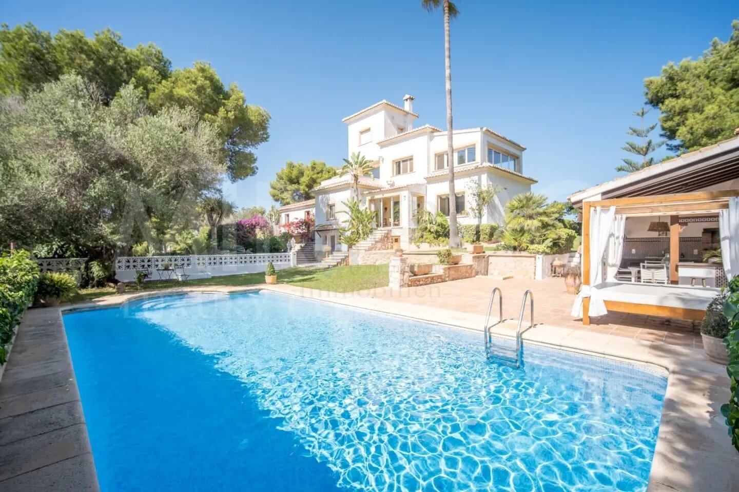 ***Schöne traditionelle Villa Serena mit fantastischem Blick***