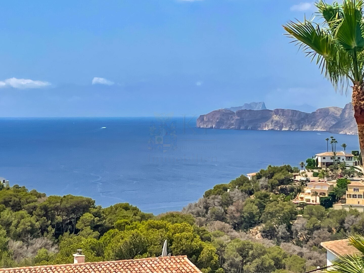 ***Villa Thalassa - Ibizenkischer Stil und endlose Ausblicke**