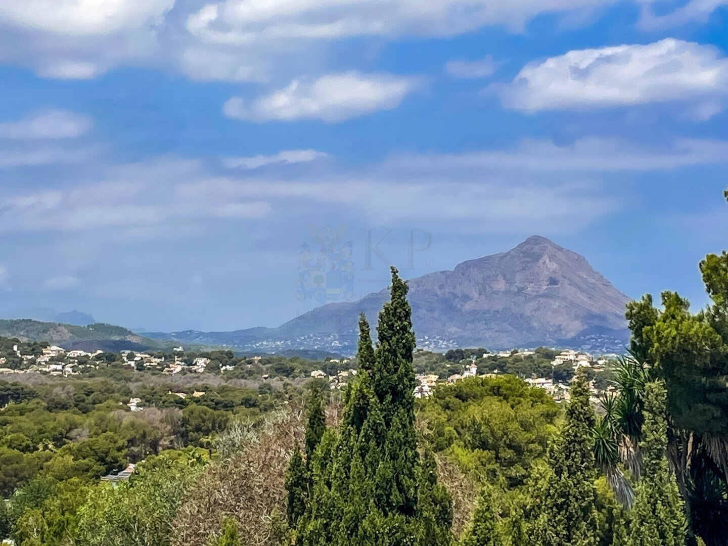 ***Villa Thalassa - Ibizenkischer Stil und endlose Ausblicke**