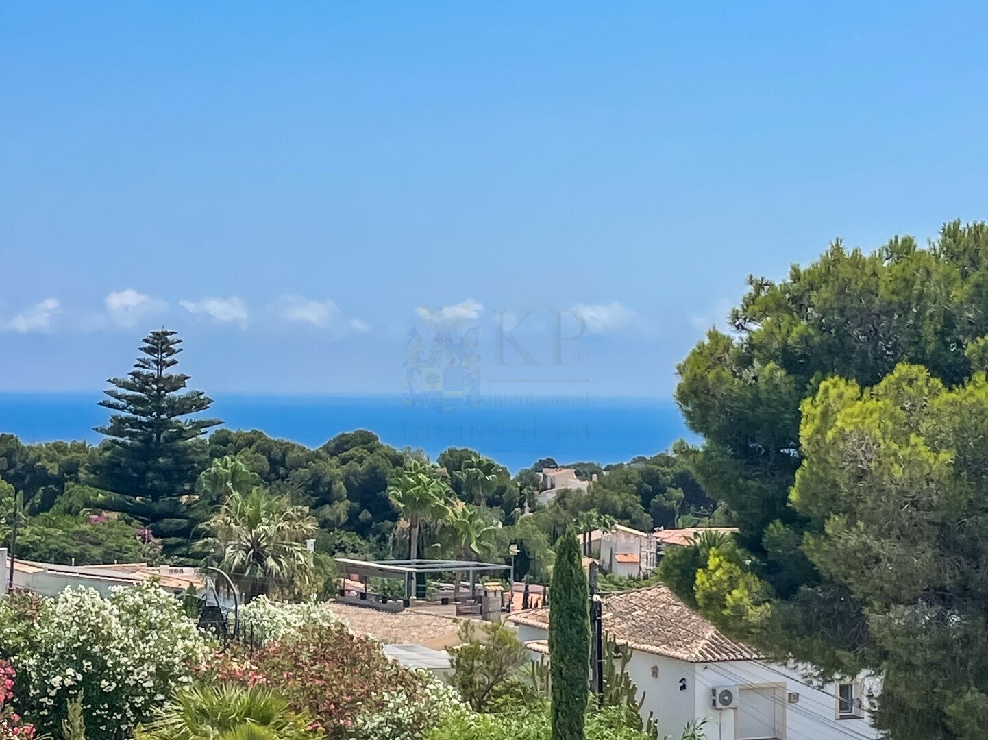 ***Villa Thalassa - Ibizenkischer Stil und endlose Ausblicke**