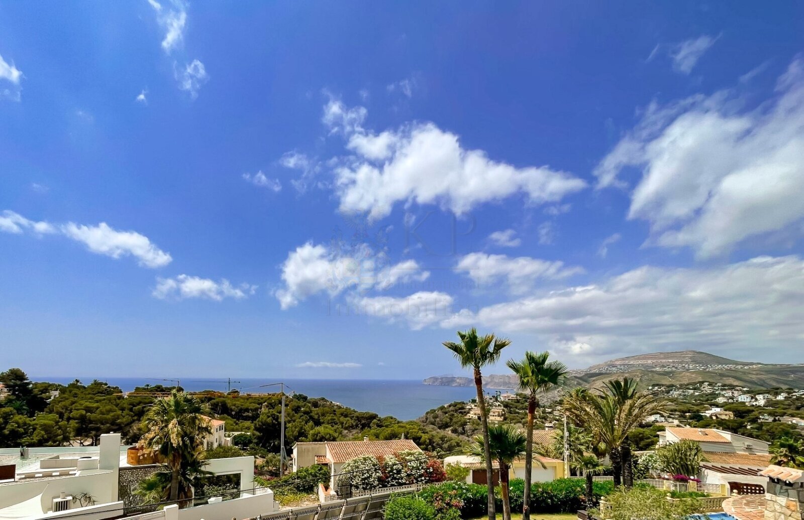 ***Villa Thalassa - Ibizenkischer Stil und endlose Ausblicke**