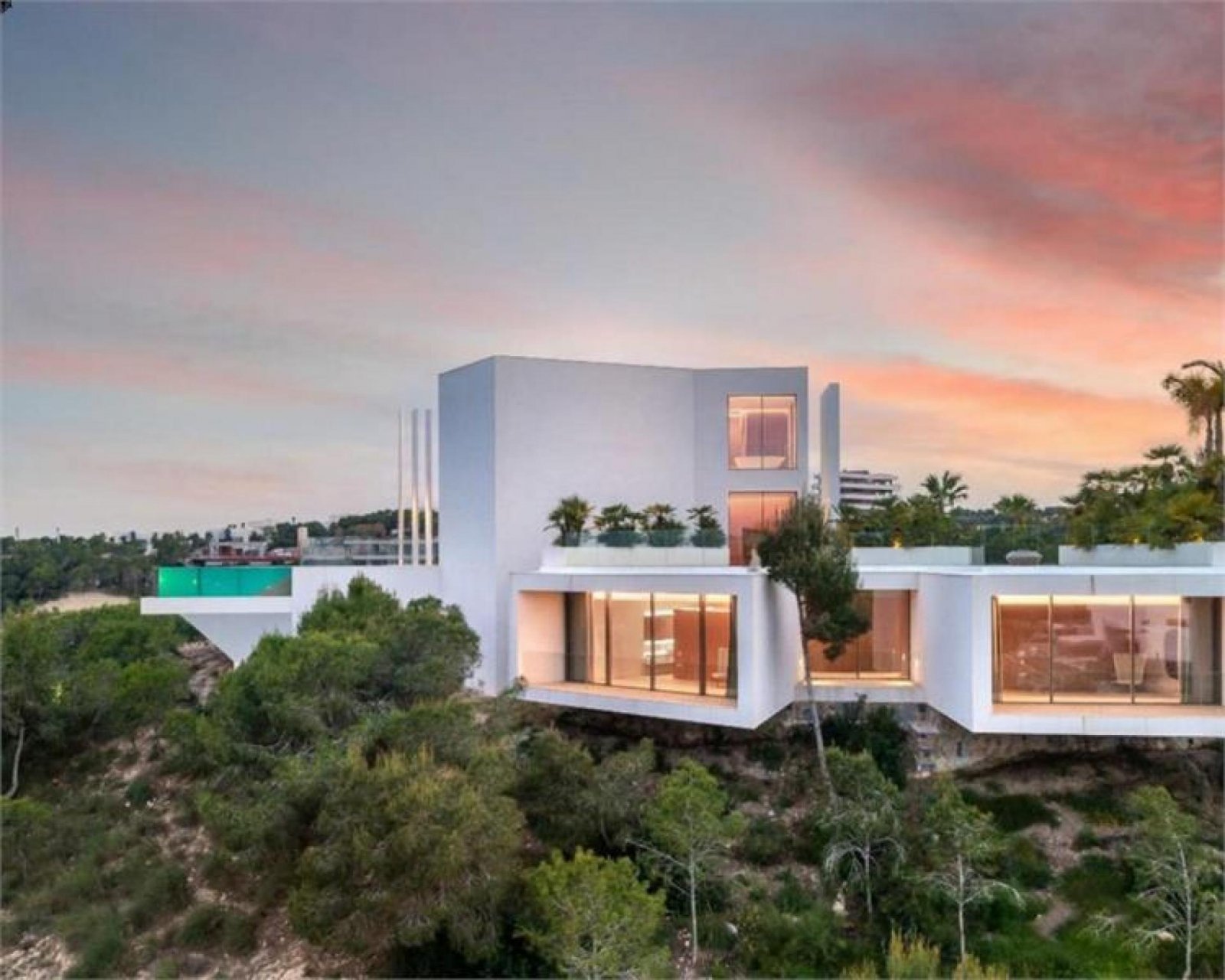 Las Colinas Golf: Elegante Villa mit 3 Schlafzimmern und Pool 