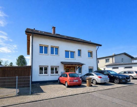 Eine Rarität: 5-Zimmer-Wohnung mit Balkon in naturnaher Lage