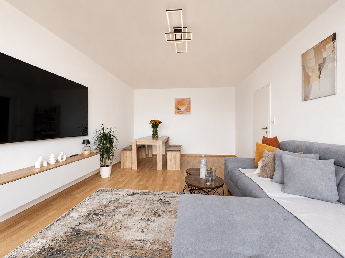 gut geschnittene Hochhauswohnung, mit toller Aussicht