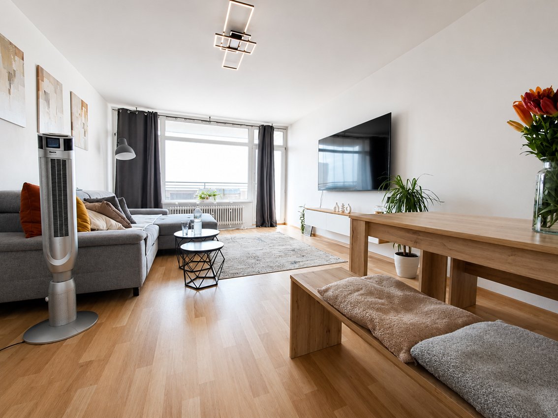 gut geschnittene Hochhauswohnung, mit toller Aussicht