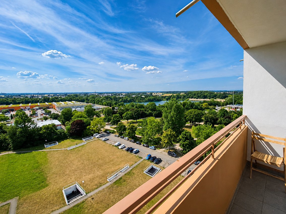 gut geschnittene Hochhauswohnung, mit toller Aussicht