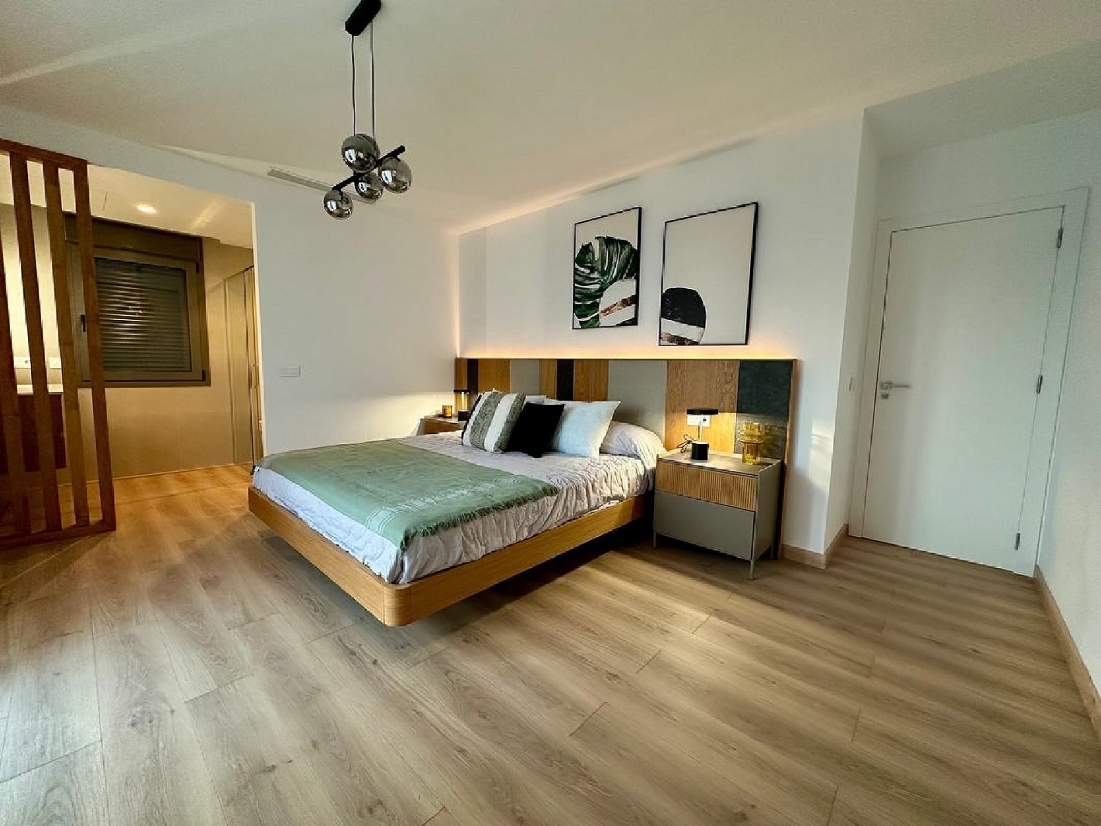 Exklusive Neubauvilla mit Meer- und Bergblick