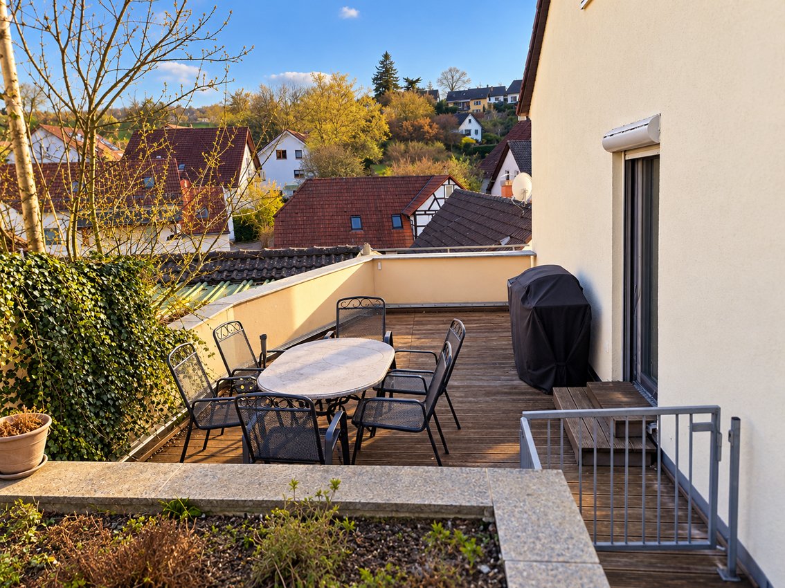 Großzügige, helle Wohnung mit großer Terrasse in Kirschhausen