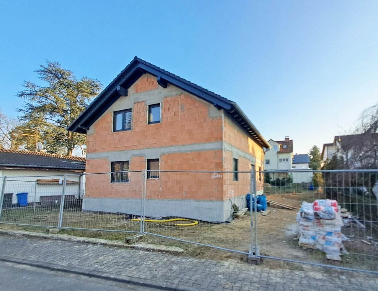Bautenstand Vorderansicht Bautenstand Vorderansicht