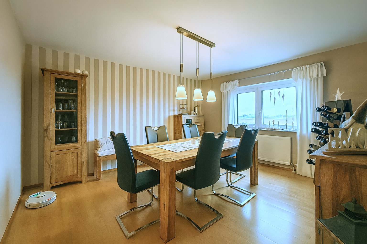 gemütliches Esszimmer