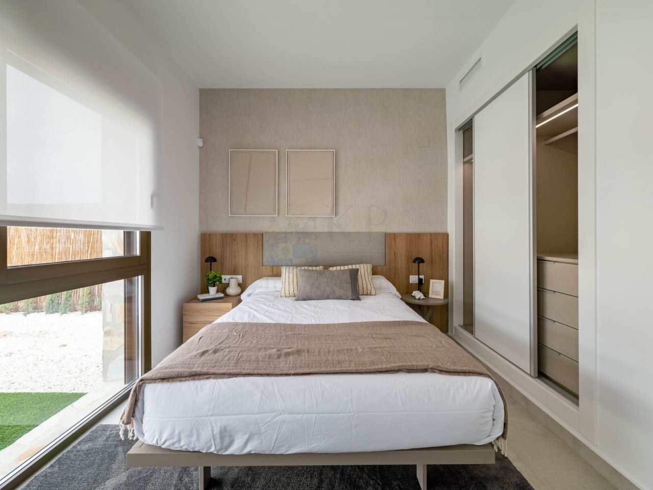 SCHLAFZIMMER 1
