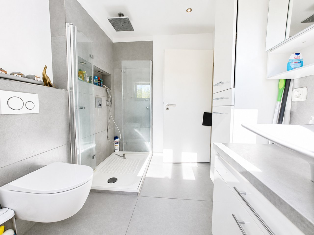 modernisiertes Badezimmer