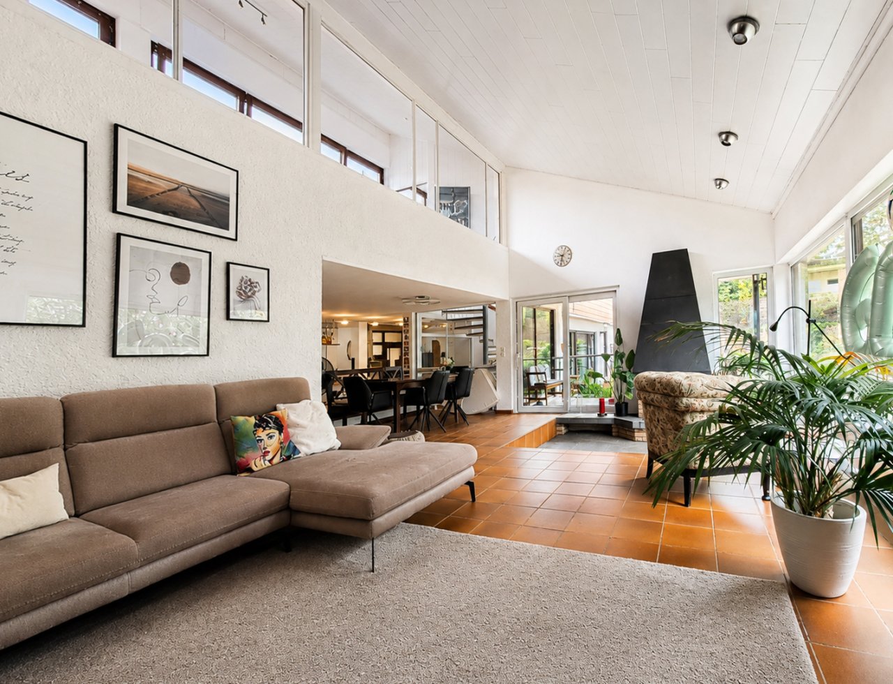 Wohnzimmer mit Blick auf die Galerie Wohnzimmer mit Blick auf die Galerie